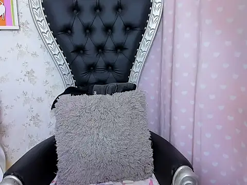 Snapshot of milf_bigass_ chatting on 10/10/25, 11:20 milf bigass online show from 10/10/25, 11:20