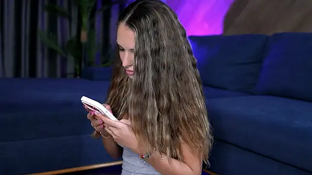 EsmeAinsley online show from 05/27/26, 03:03