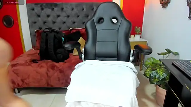 Tisha  lau online show from 02/25/25, 01:39