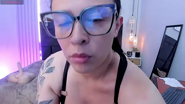 Tisha  lau online show from 04/30/26, 01:50