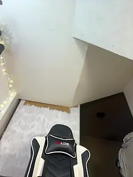 JulianaCastillo online show from 01/06/25, 10:13