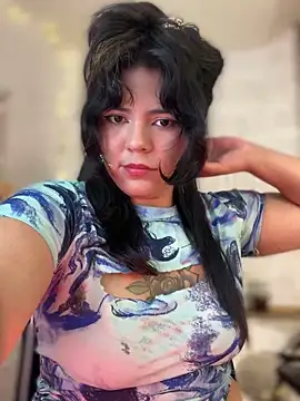 JulianaCastillo online show from 01/08/25, 07:34