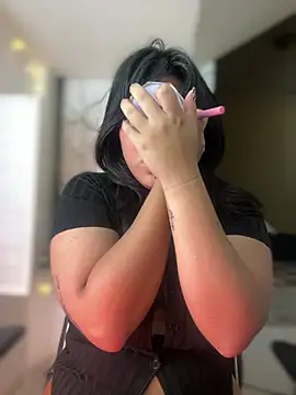 JulianaCastillo online show from 01/10/25, 04:12