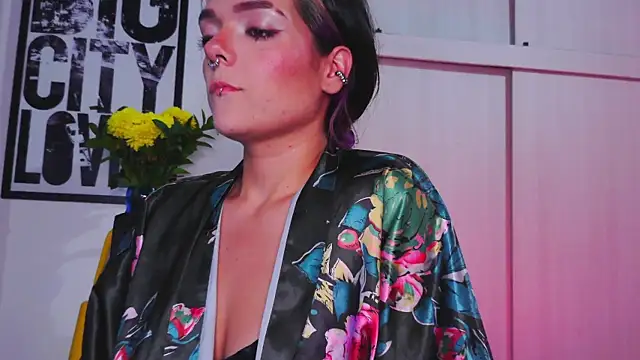 purple em69 online show from 10/24/25, 03:25