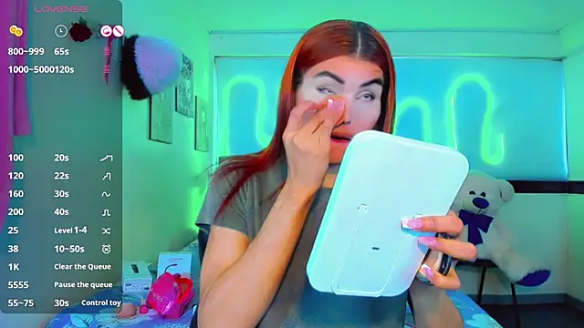 Snapshot of Jessica_smith_1 chatting on 12/20/25, 11:28 Jessica smith 1 online show from 12/20/25, 11:28