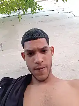 Snapshot of tanned_boy chatting on 02/07/25, 08:10 tanned boy online show from 02/07/25, 08:10