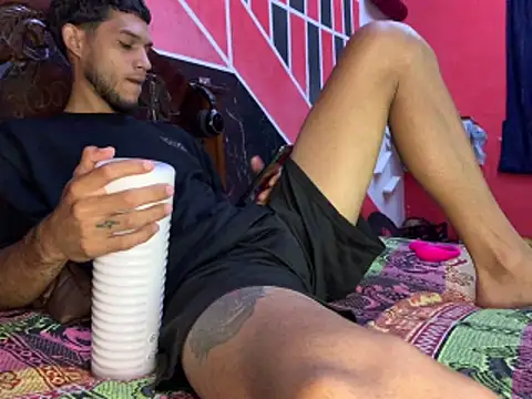 tanned boy online show from 04/07/26, 04:40