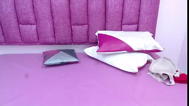 CrushOnMe  online show from 02/09/26, 07:51