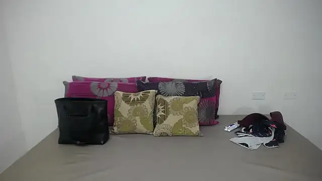 CrushOnMe  online show from 06/18/26, 12:42