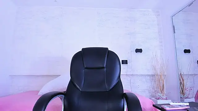 Snapshot of millie_brown21 chatting on 02/09/26, 07:40 millie brown21 online show from 02/09/26, 07:40