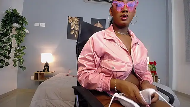 JasmineCampbell  online show from 02/13/25, 08:24