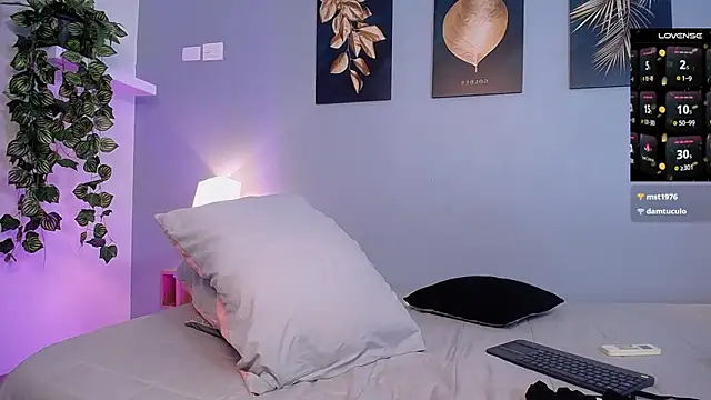 Snapshot of JasmineCampbell_ chatting on 03/11/25, 12:00 JasmineCampbell online show from 03/11/25, 12:00