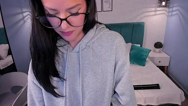 Snapshot of katherin_smith_ chatting on 12/07/24, 10:23 katherin smith online show from 12/07/24, 10:23