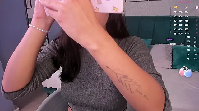 Snapshot of katherin_smith_ chatting on 01/06/25, 04:15 katherin smith online show from 01/06/25, 04:15