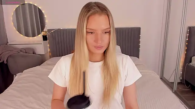 CassieRayss online show from 05/08/26, 01:27