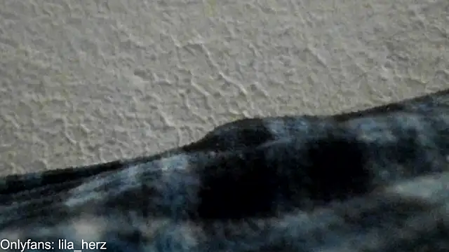 Snapshot of Liherz chatting on 12/11/24, 02:30 Liherz online show from 12/11/24, 02:30