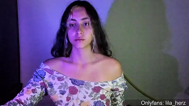 Snapshot of Liherz chatting on 03/13/25, 04:27 Liherz online show from 03/13/25, 04:27