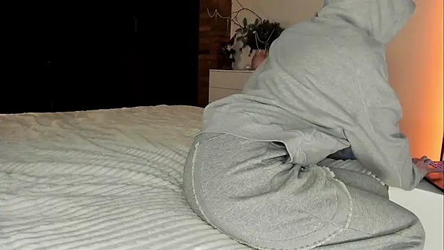 Snapshot of Rachel_Rey chatting on 12/22/25, 06:27 Rachel Rey online show from 12/22/25, 06:27