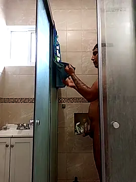 Leon 69ht online show from 03/25/26, 09:10