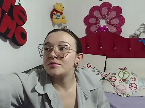 Angela 18honey online show from 02/05/26, 01:43