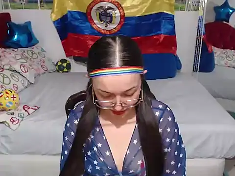 Snapshot of Angela_18honey chatting on 07/06/26, 03:58 Angela 18honey online show from 07/06/26, 03:58