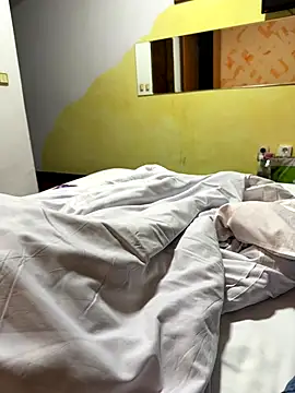 SLRuwi99 online show from 10/04/25, 05:11