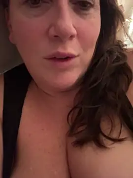 Snapshot of xsexycurvymilf chatting on 01/29/25, 10:27 xsexycurvymilf online show from 01/29/25, 10:27