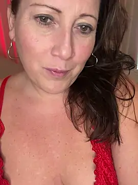 Snapshot of xsexycurvymilf chatting on 02/14/25, 12:03 xsexycurvymilf online show from 02/14/25, 12:03