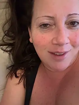 Snapshot of xsexycurvymilf chatting on 03/05/25, 06:44 xsexycurvymilf online show from 03/05/25, 06:44