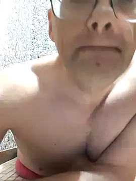 Snapshot of handsomeguy0729 chatting on 12/31/24, 01:52 handsomeguy0729 online show from 12/31/24, 01:52