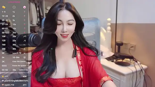 Snapshot of vyizh- chatting on 12/10/24, 04:17 vyizh- online show from 12/10/24, 04:17