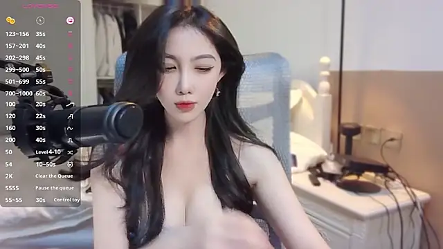 Snapshot of vyizh- chatting on 12/15/24, 02:16 vyizh- online show from 12/15/24, 02:16