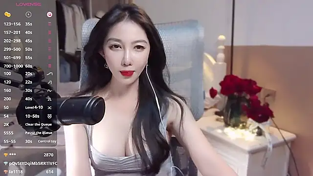 Snapshot of vyizh- chatting on 01/03/25, 04:37 vyizh- online show from 01/03/25, 04:37