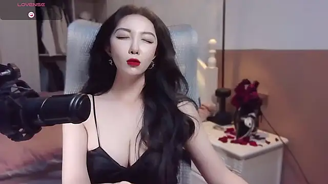 Snapshot of vyizh- chatting on 01/15/25, 04:54 vyizh- online show from 01/15/25, 04:54