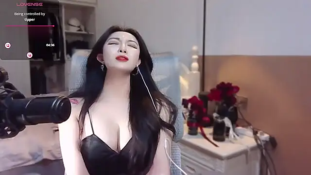 Snapshot of vyizh- chatting on 01/22/25, 01:53 vyizh- online show from 01/22/25, 01:53