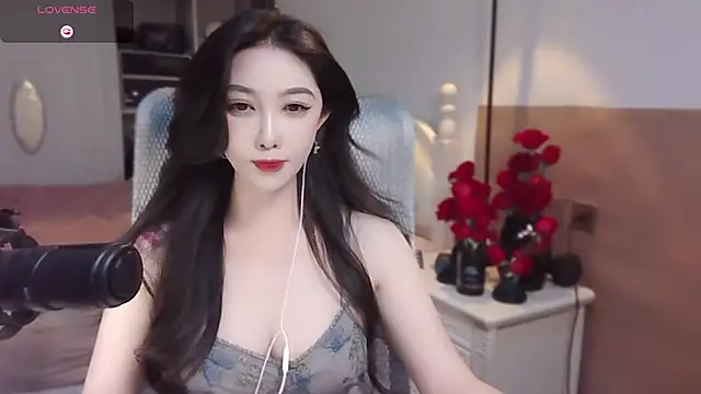 Snapshot of vyizh- chatting on 03/11/25, 04:32 vyizh- online show from 03/11/25, 04:32