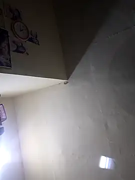 Snapshot of _Redwine_ chatting on 09/17/25, 05:14 Redwine online show from 09/17/25, 05:14