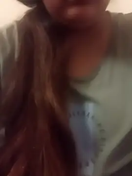 Snapshot of _Redwine_ chatting on 10/29/25, 03:53 Redwine online show from 10/29/25, 03:53