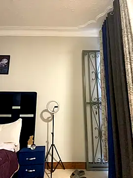 Dellah26 online show from 10/26/25, 08:09