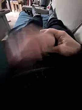 Snapshot of MarkBigDick35 chatting on 02/07/25, 10:40 MarkBigDick35 online show from 02/07/25, 10:40