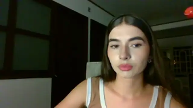 Coralinee 01 online show from 01/08/26, 12:24