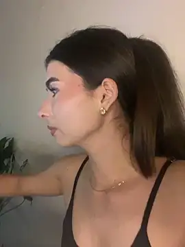 Coralinee 01 online show from 03/12/26, 12:17