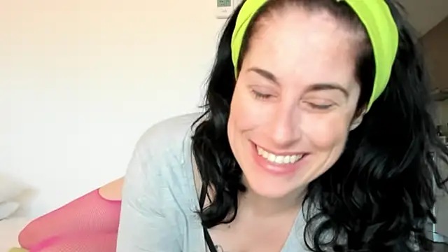 emmita69  online show from 02/04/25, 07:40