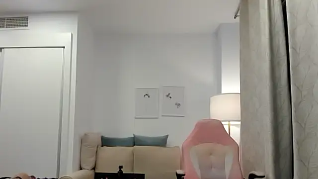 emmita69  online show from 02/09/25, 08:24