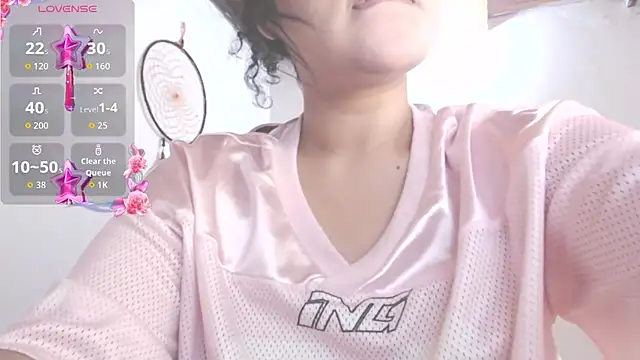 Amara18  online show from 11/25/25, 02:17