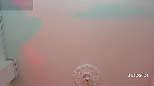 Snapshot of Karoline_Marin chatting on 12/31/24, 01:52 Karoline Marin online show from 12/31/24, 01:52