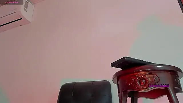 Snapshot of Karoline_Marin chatting on 01/21/25, 09:25 Karoline Marin online show from 01/21/25, 09:25