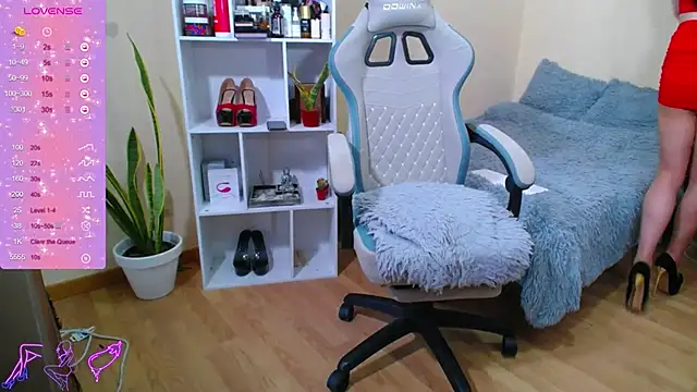 Snapshot of Sweetaine111 chatting on 02/14/25, 05:14 Sweetaine111 online show from 02/14/25, 05:14