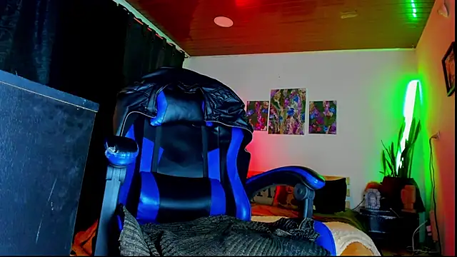 LatinMilk  online show from 02/21/26, 11:28