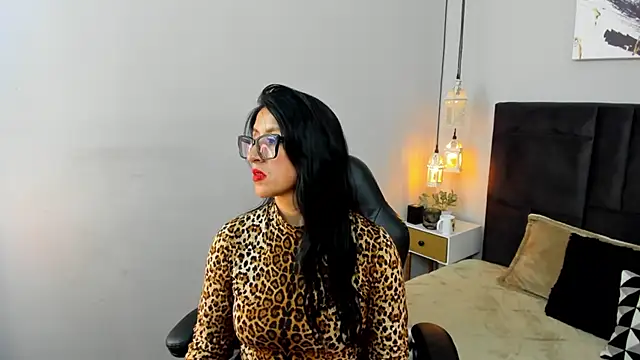 kira moon   online show from 03/11/26, 08:04